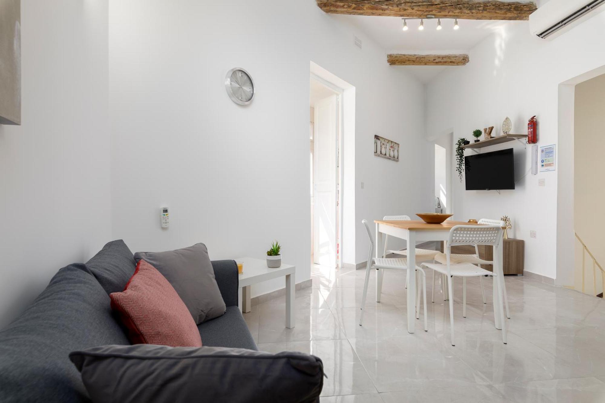 Modern, Cosy 1bd - Close To Valletta Apartment *