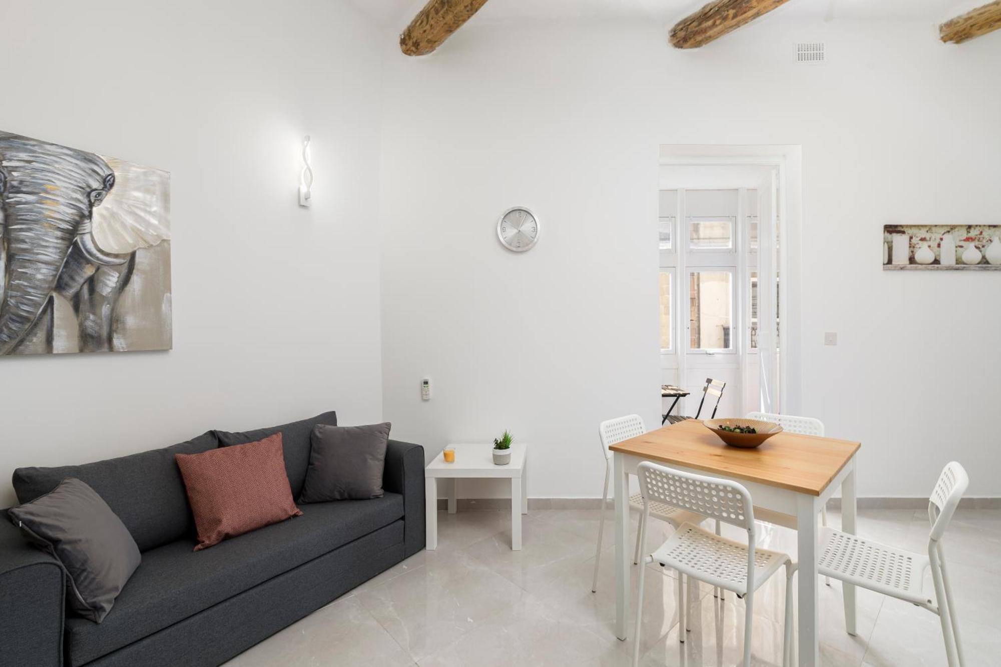 Modern, Cosy 1bd - Close To Valletta Apartment *